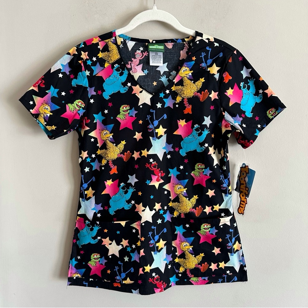 NWT Sesame Street Cherokee Tooniforms V Neck Scrub Top TF659 Stars Of Sesame XS